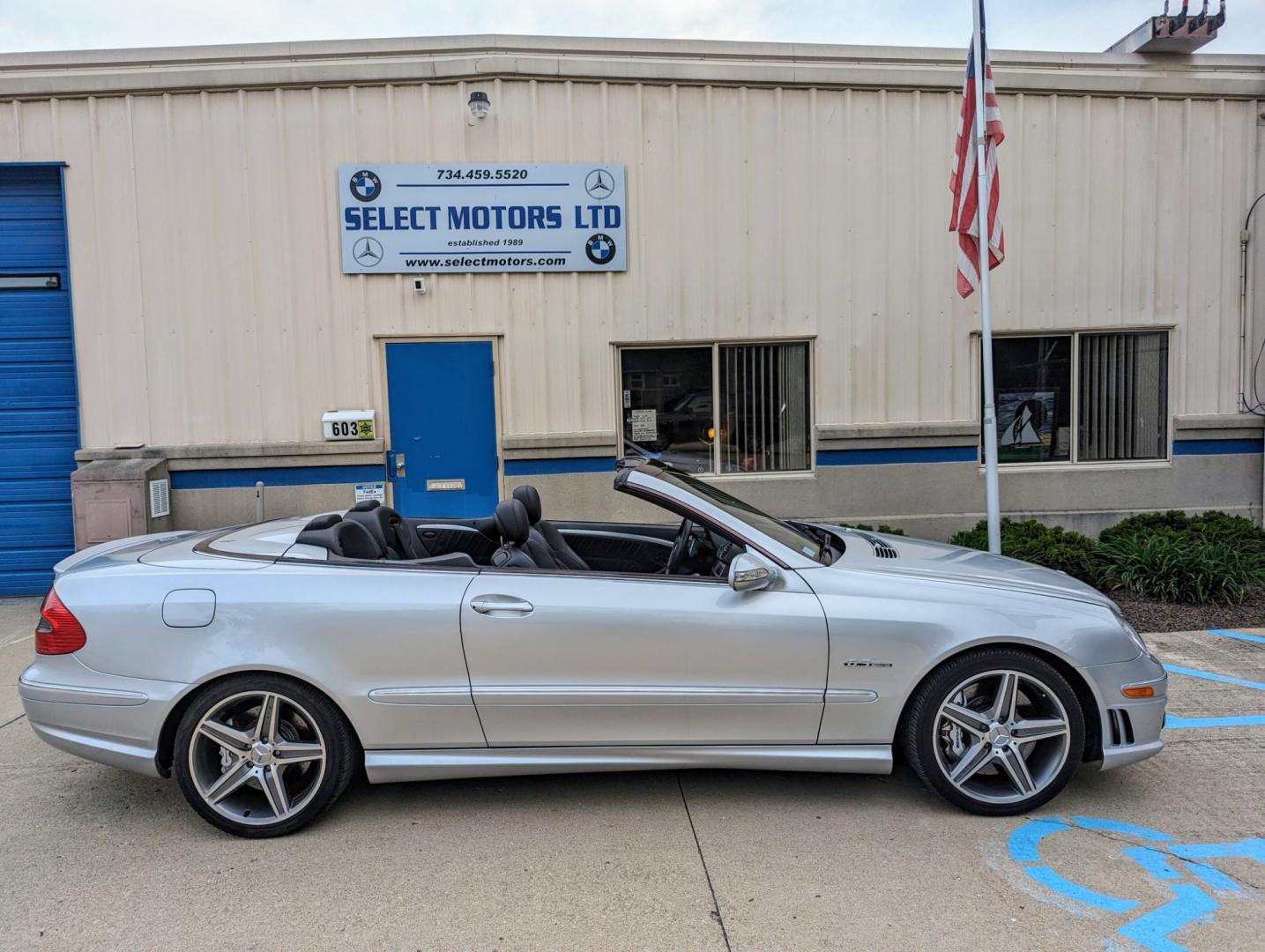 2007 Silver Metallic /Black Leather Mercedes-Benz CLK-Class (WDBTK77G47T) with an 6.2L V8 F DOHC 32V engine, Automatic transmission, located at 603 Amelia Street, Plymouth, MI, 48170, (734) 459-5520, 42.378841, -83.464546 - Vehicles shown by appointment - Please call ahead - 734-459-5520, text 734-658-4573 or contact us via our web site at: http://www.selectmotors.com for complete Inventory, Photos, Videos and FREE Carfax Reports. 2007 Mercedes CLK63 Cabriolet, Iridium Silver Metallic with Black Leather interior, 51 - Photo#12